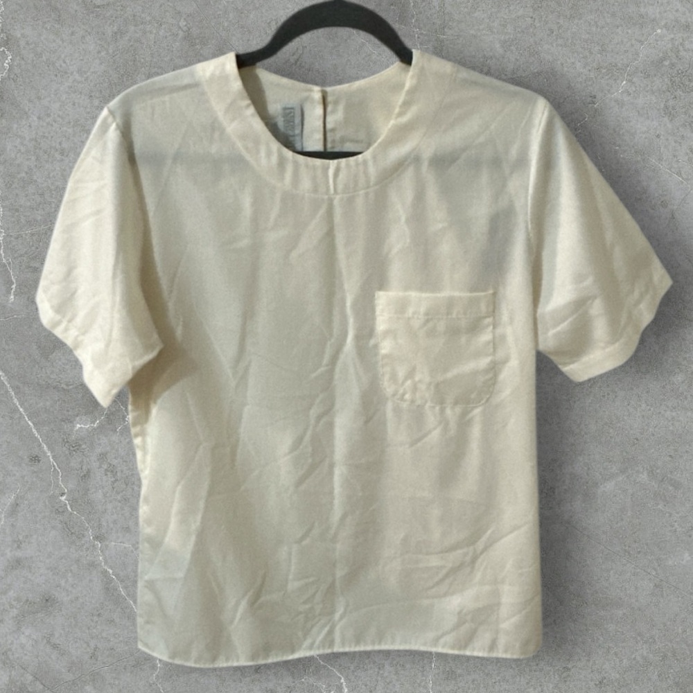 Lands’ End cream colored short sleeve blouse front pocket size 12 made in USA